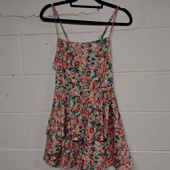 Floral Print Ruffle Romper - Picture 4 of 7